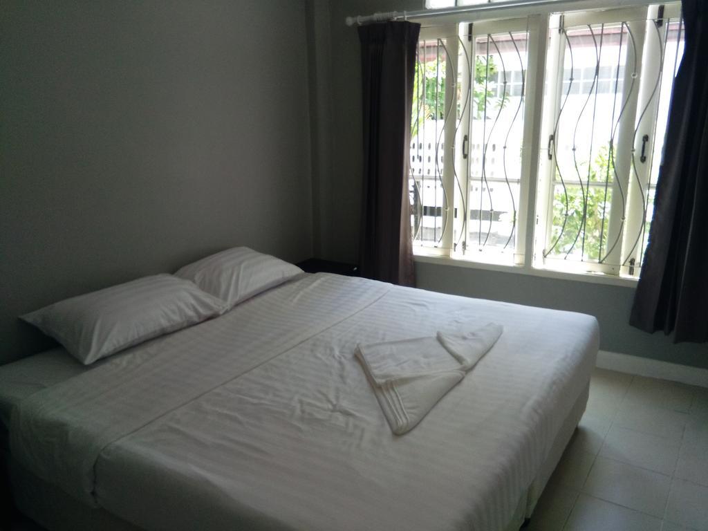 Taylor'S Guesthouse Hua Hin Esterno foto