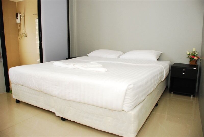 Taylor'S Guesthouse Hua Hin Esterno foto